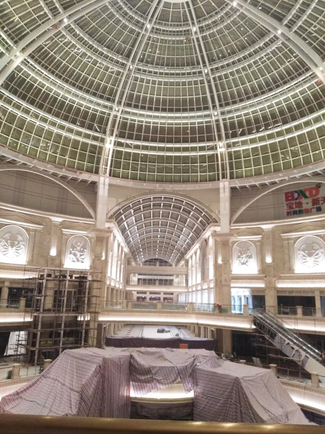 商場中庭 商場中庭